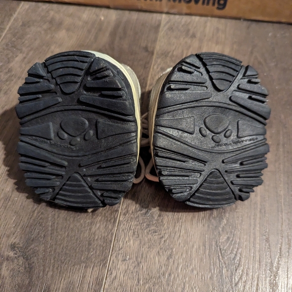 Skechers athletic shoes (Build a Bear) - Picture 5 of 6